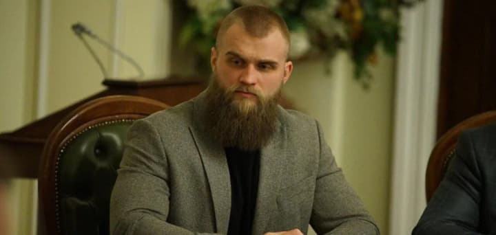 Нардеп Дмитрук, якого Україна оголосила в розшук, долучився онлайн на засідання комітету ВР за участі поліції