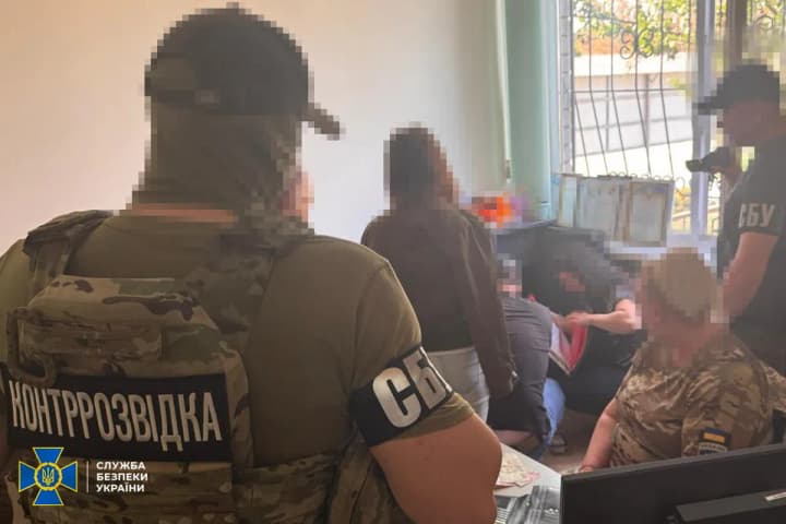 СБУ разоблачила еще две схемы уклонения от мобилизации: среди задержанных работники ТЦК с Херсонщины