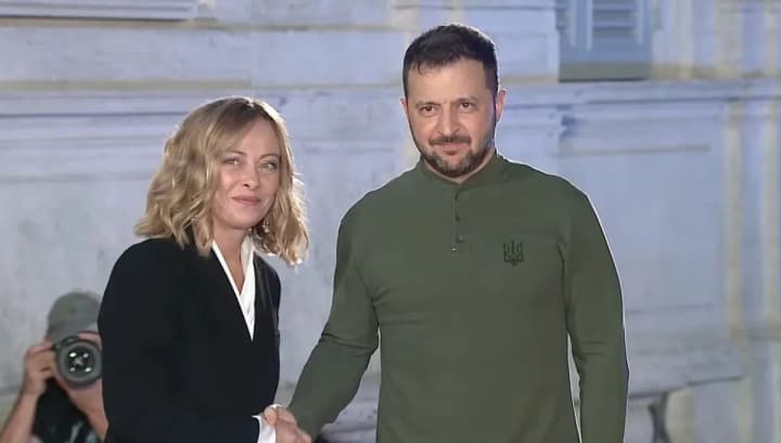 Зеленський прибув до Італії. Розпочинається зустріч з прем'єркою Мелоні