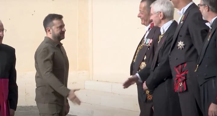 Зеленський прибув до Ватикану для зустрічі з Папою Франциском