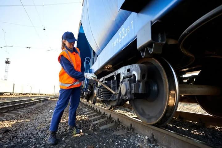 There are specialties in Ukrzaliznytsia where the shortage of personnel is more than 30%