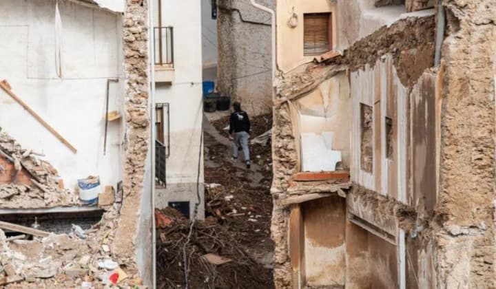 The aftermath of the storm in Spain: Catalonia recovers from flooding, search for missing persons continues in Albacete