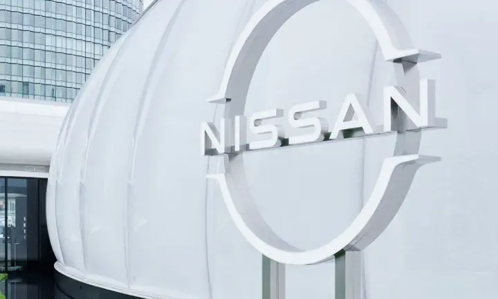 Акции Nissan упали после продажи Mercedes-Benz своей доли