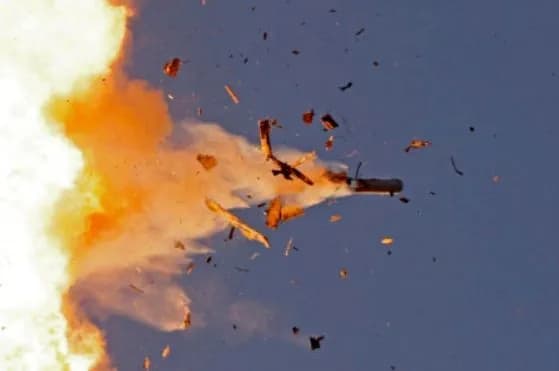 Потужні вибухи на військовому складі рф: ЗСУ здійснили удар по складах боєприпасів на території брянської області