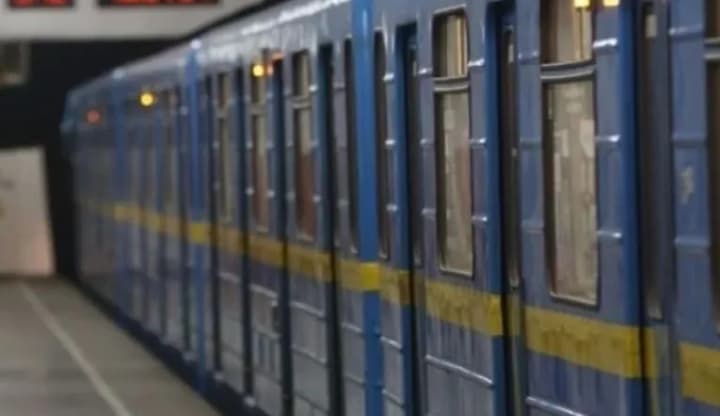 Subway in the capital resumes operation after air raid alert is lifted