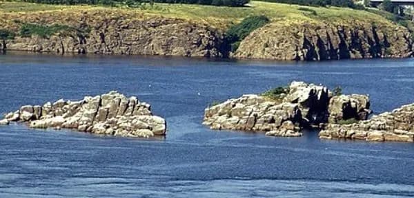 In Donetsk region, water approaches settlements due to damage near Ternivka dam