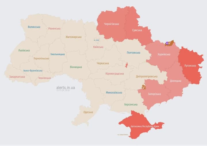 Взрывы прогремели сразу в двух областях Украины: что известно