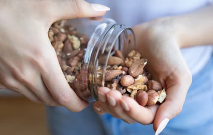 These foods reduce the signs of aging: what is especially recommended to reduce the risk of chronic diseases