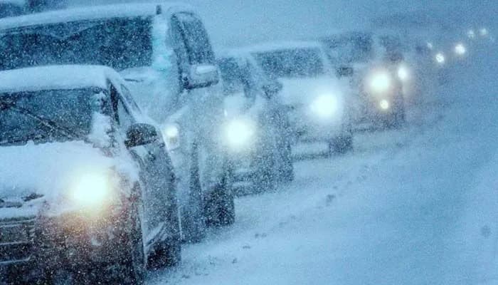 First snow on the Abransky Pass: what is happening on the roads between the regions