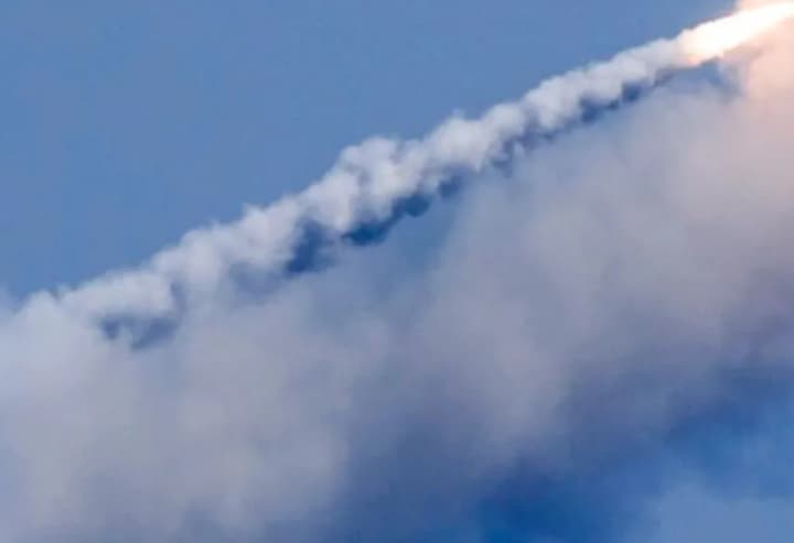 Russians hit administrative building in Pryluky with a missile, wounding a man - RMA