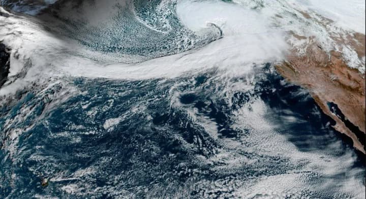 “Bomb Cyclone” brings strong winds and heavy rains to California and the northwest of the United States