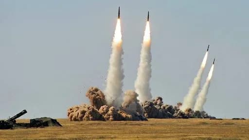 Таємничий "Орешник": що собою являє і як була розроблена ракета, якою ворог вдарив по Дніпру