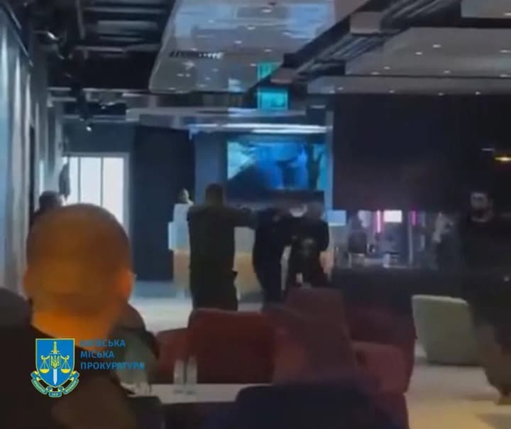 Смертельна стрілянина у готелі в Києві: стрілку повідомили про підозру