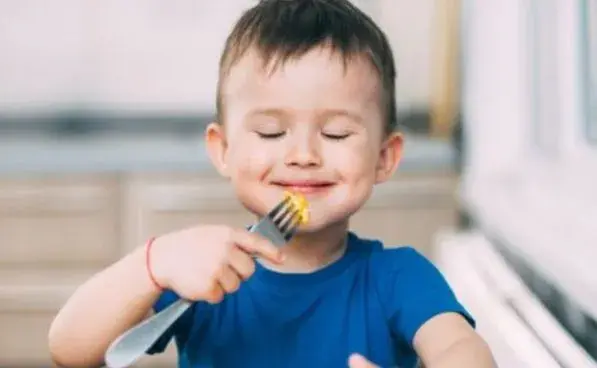 Уряд переспрямував ще понад 268 млн грн для безкоштовного харчування учнів початкових класів