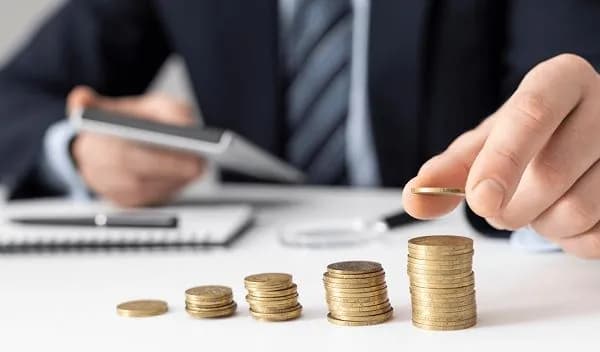 Українці стали активніше нести гроші в банки: вклади за місяць зросли майже на 6 млрд гривень