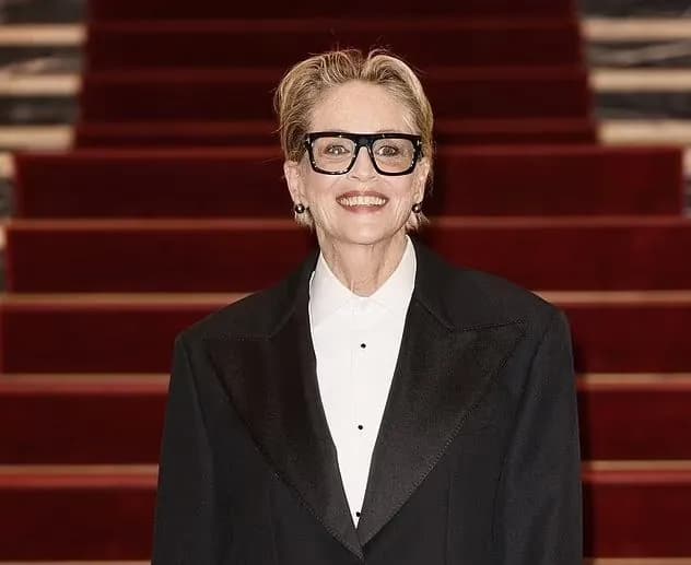 Шэрон Стоун обвинила "необразованных" мужчин в победе Трампа