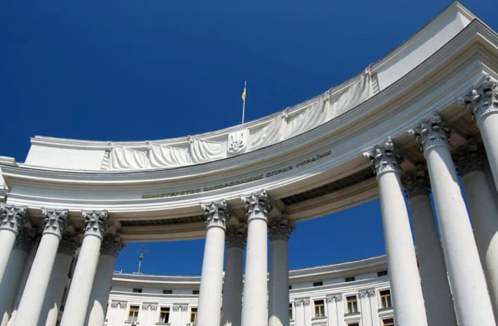 Україна засуджує застосування сили проти мирної акції протесту в Тбілісі