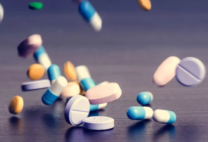 Монополисты в торговле лекарствами запустили информационную кампанию против Тимошенко накануне заседания ВСК - эксперт