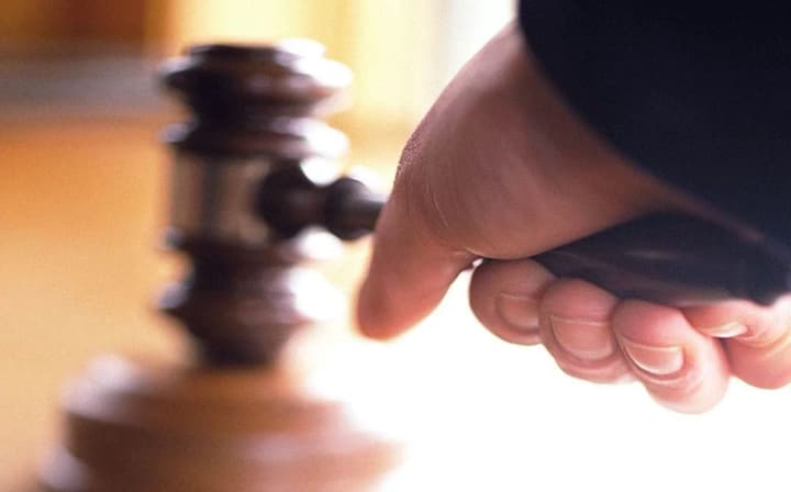 Рада повернула можливість конфіскувати майно у корупціонерів, що уклали угоду зі слідством