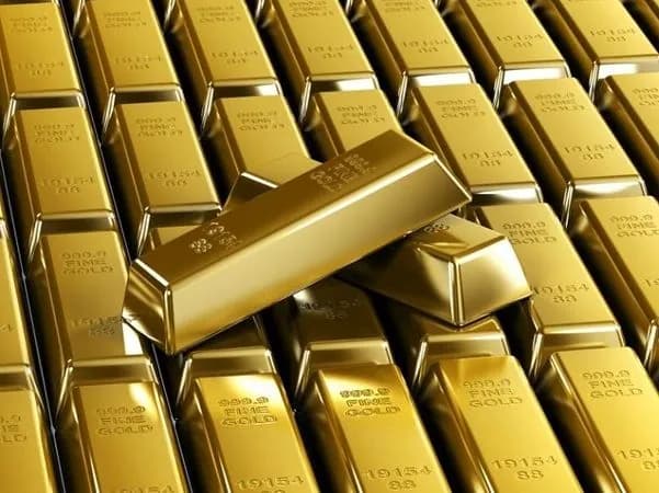 US and UK impose sanctions on illegal trade in Russian gold