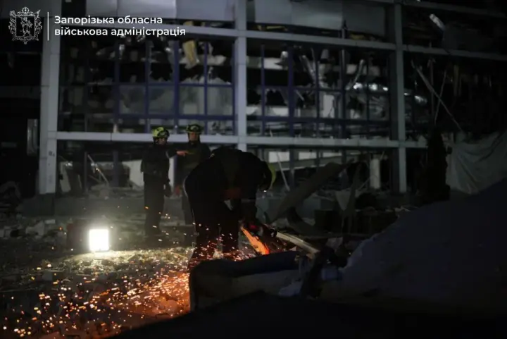 Russian strike on Zaporizhzhya: at least 8 more people may be under the rubble