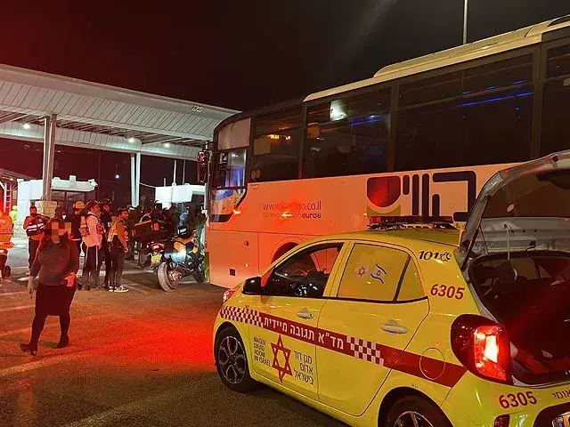 A terrorist attack takes place near Jerusalem: a child is killed and three people are wounded