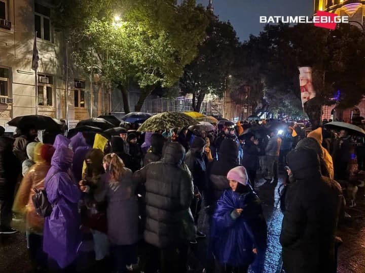 Even bad weather does not stop pro-European protest in Batumi