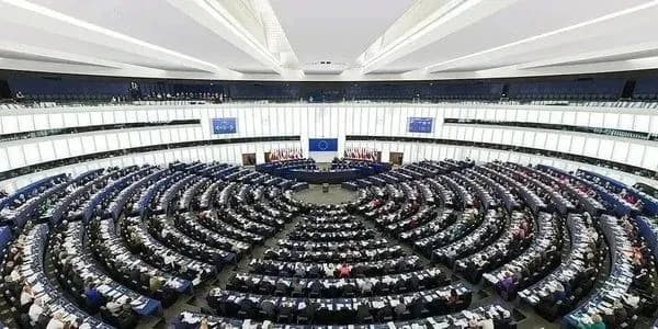 ЄС вперше запровадив санкції проти 19 осіб за гібридні загрози з боку рф