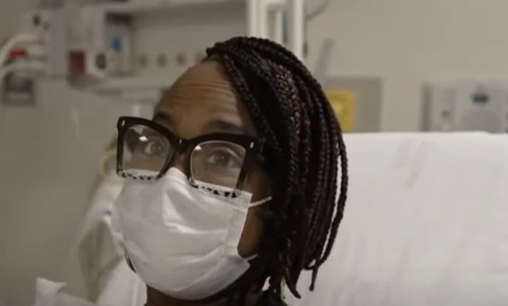 American woman feels well after experimental pig kidney transplant