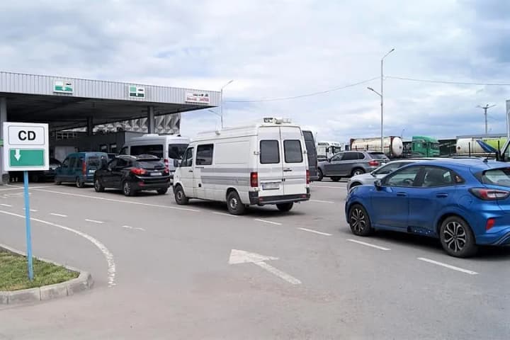 Which checkpoints on the Ukrainian border have the longest queues: the situation in the morning