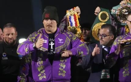 Олександр Усик вже прибув на арену, де відбудеться бій-реванш проти Тайсона Ф'юрі