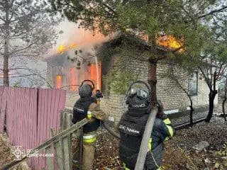 Rescuers in Donetsk region come under fire while extinguishing a fire