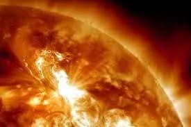 
Сонце вистрілило 15 сильними спалахами 29 грудня