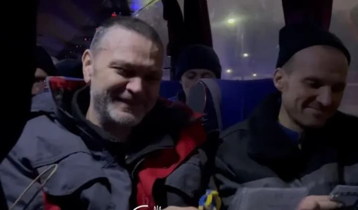 Освобожденные из плена защитники Украины получили особые открытки-поздравления