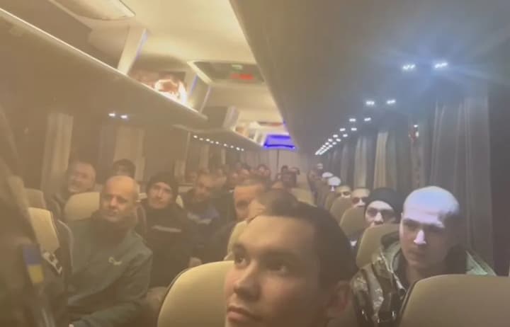 Defenders congratulated on returning from captivity: recovery ahead