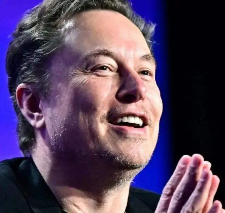 Elon Musk reacts ironically to financial aid to Ukraine