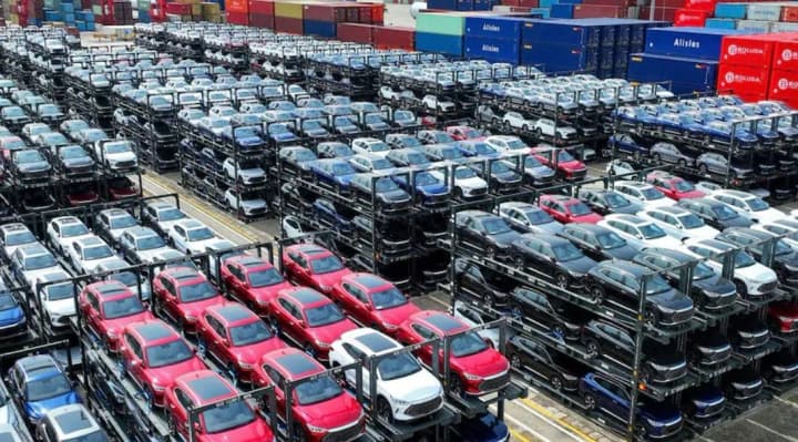 Китайський авторинок: рекордні продажі 2024 та тривожні прогнози на 2025