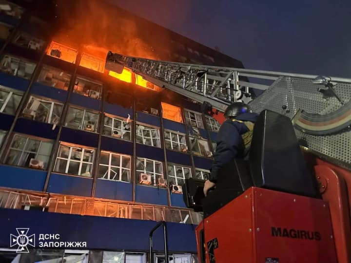 Кількість постраждалих від удару рф по Запоріжжю зросла до 122 - ОВА