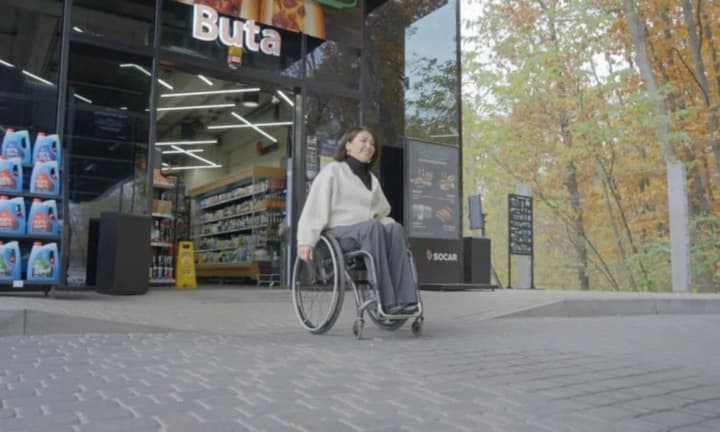 Відома експертка перевірила, чи дійсно АЗК SOCAR є інклюзивними