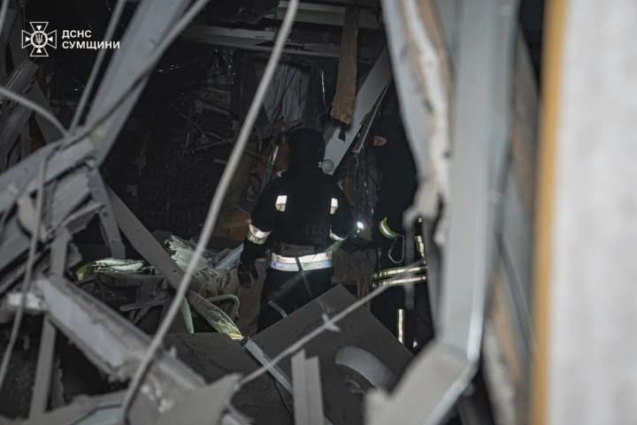 Авиаудар рф по Сумах: под завалами людей не обнаружили