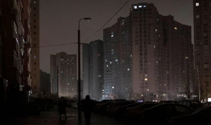 У комендантську годину розвозили повій та наркотики: викрито співорганізаторів незаконного бізнесу