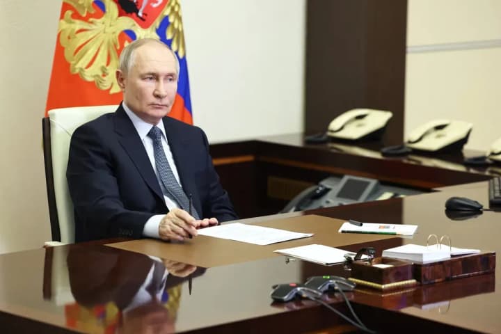 путін на переговорах із Трампом вимагатиме від України ніколи не вступати в НАТО - Bloomberg