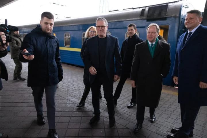 Стармер перед поверненням Трампа вказав на необхідність забезпечити Україні "максимально сильну позицію"