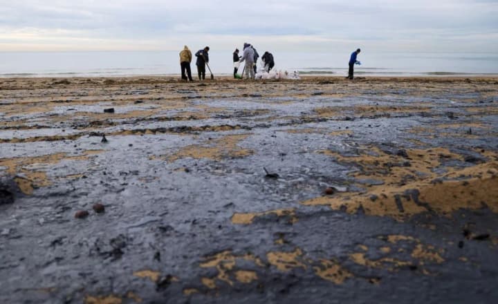 In Anapa, a 17-year-old college student died after cleaning up fuel oil