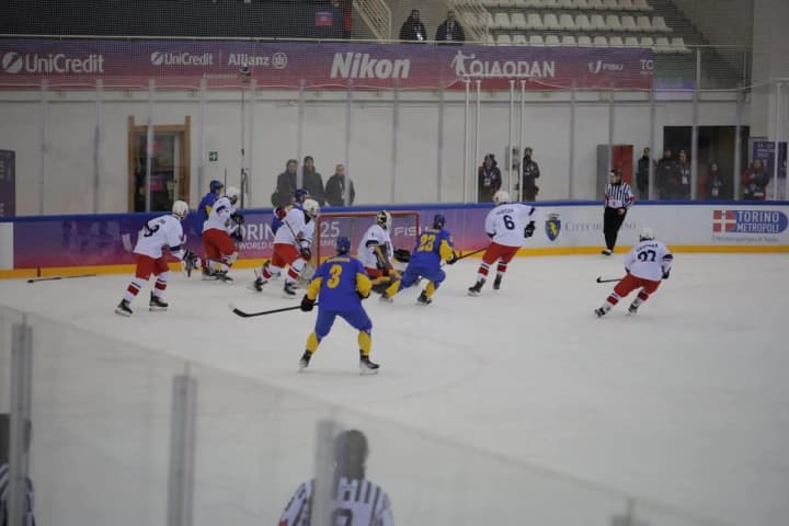 Українські хокеїсти вийшли до півфіналу зимової Універсіади-2025 в Турині