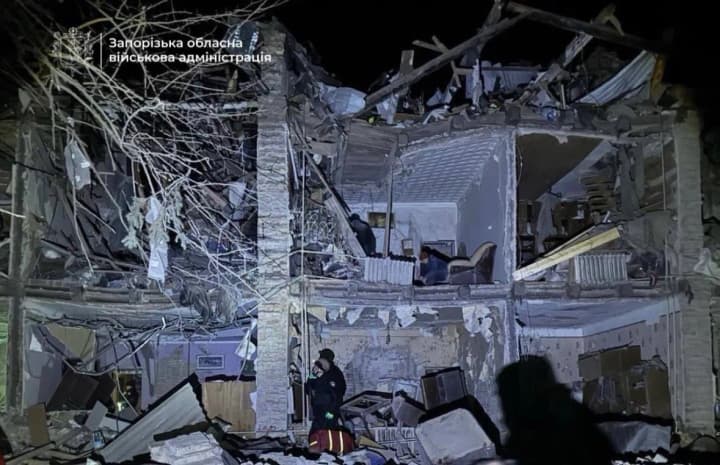   рф атакувала балістикою Запоріжжя: серед постраждалих двомісячна дитина
