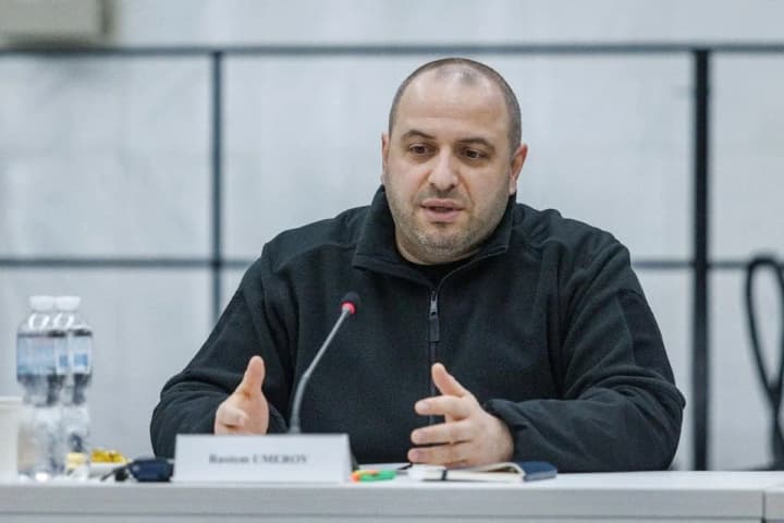 Скандал із закупівлями зброї: Умєров знайшов винних - звільняє заступника та змінює керівництво оборонних закупівель