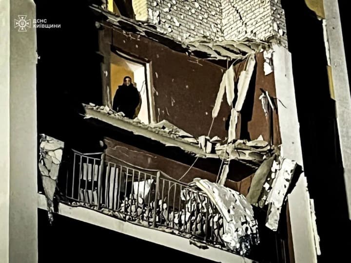 Атака дронов на Киевщине: повреждены дом и производственное сооружение