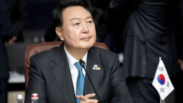 Президента Південної Кореї офіційно звинуватили у заколоті