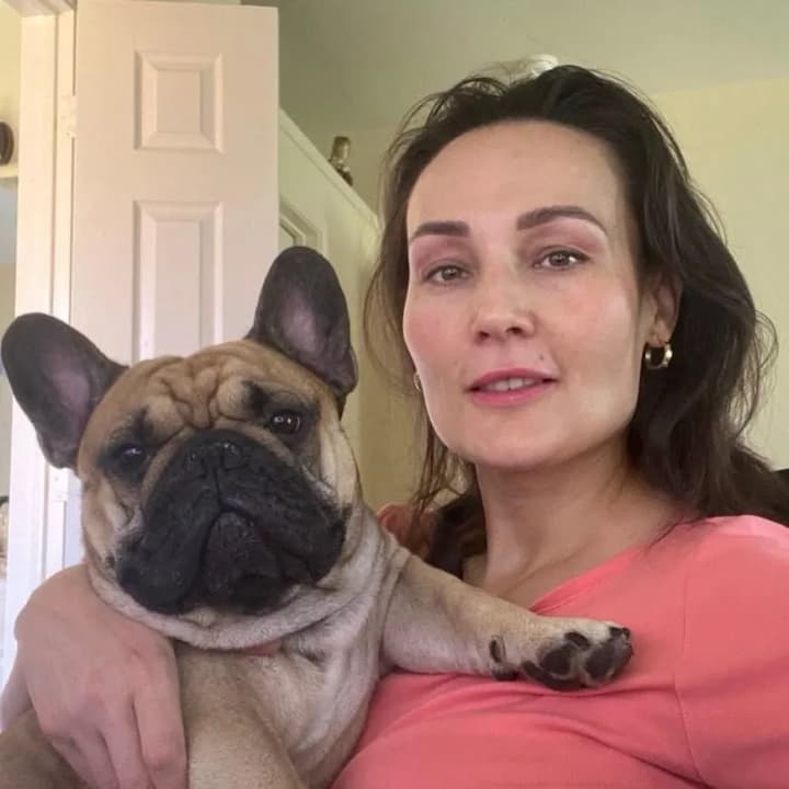 білорусь у день "виборів" звільнила з в'язниці громадянку США